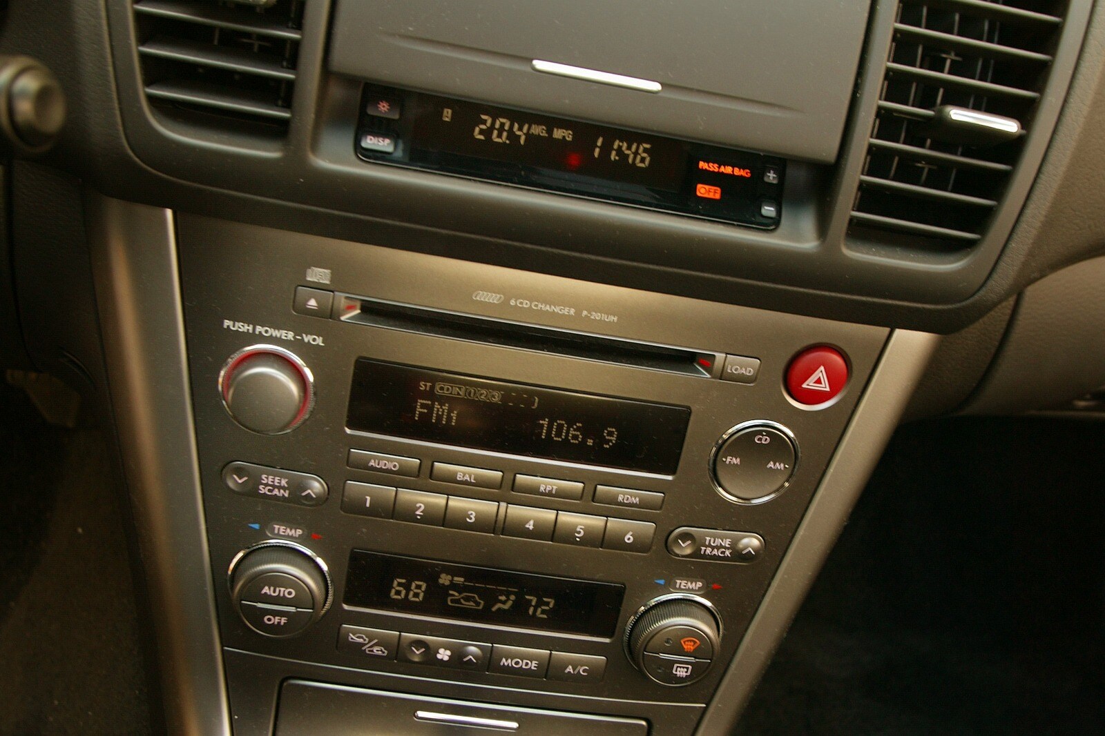 2007 Subaru Outback interior CC