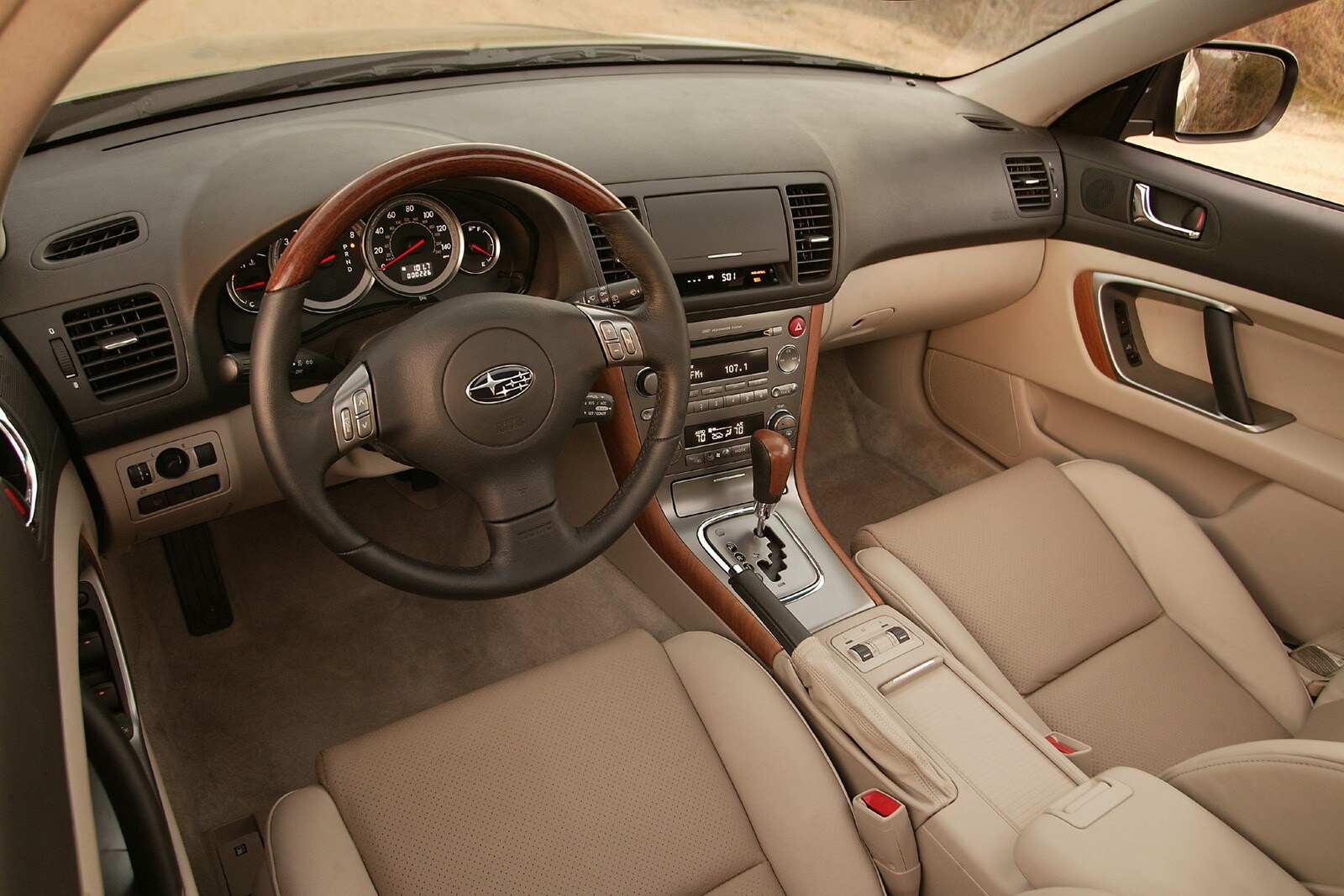 2007 Subaru Outback interior I
