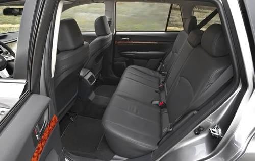 2011 Subaru Outback interior RI