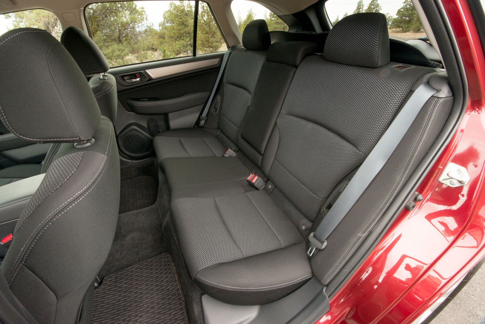 2017 Subaru Outback interior RI