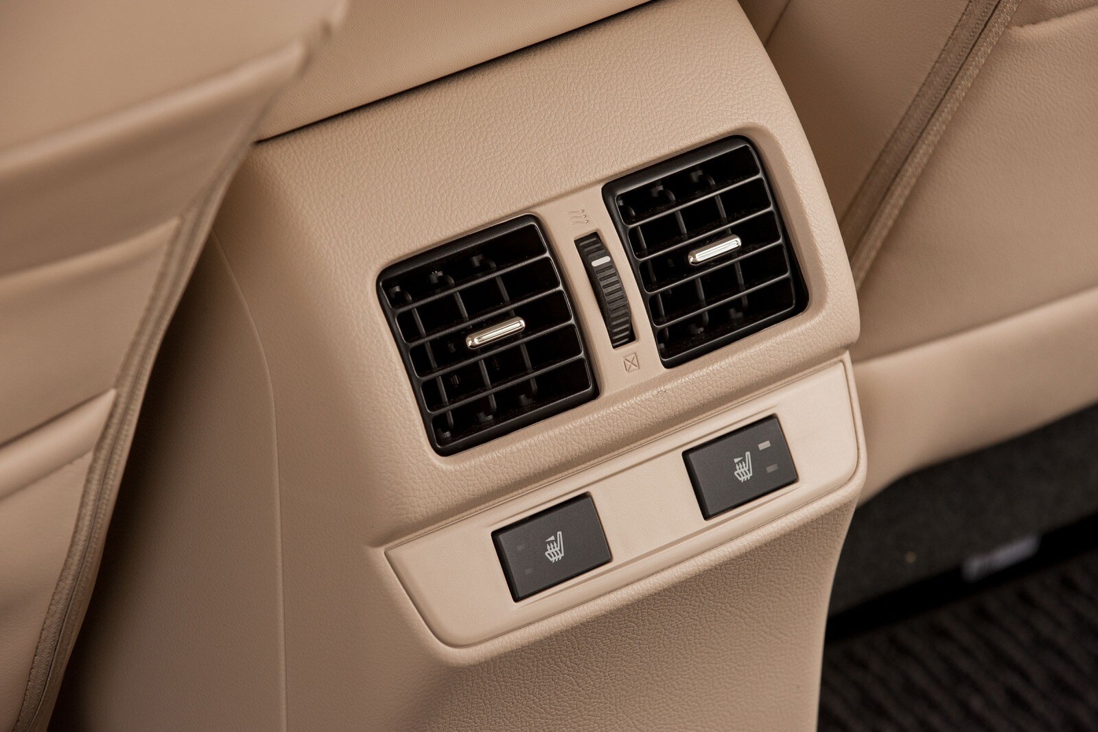 2017 Subaru Outback interior DETAIL