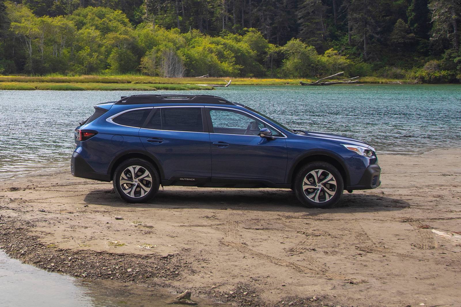 2022 Subaru Outback exterior S