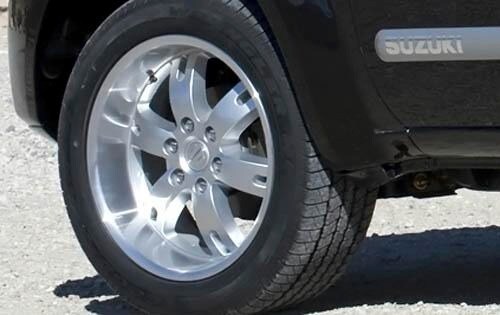 2009 Suzuki Equator — OEM photo 3