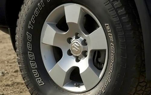 2010 Suzuki Equator — OEM photo 2