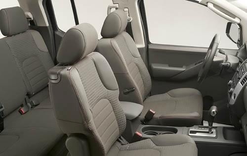 2011 Suzuki Equator interior I