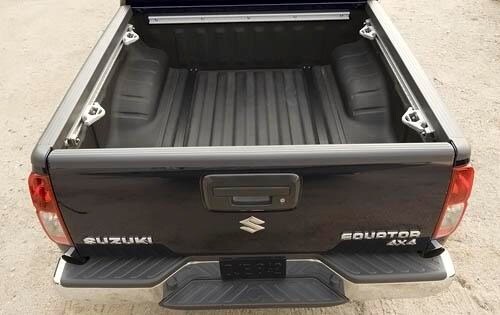 2012 Suzuki Equator interior CARGO