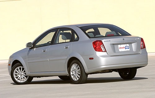2004 Suzuki Forenza exterior FQ