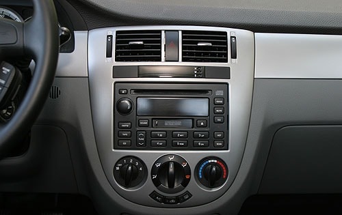 2004 Suzuki Forenza interior CC