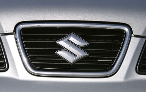 2004 Suzuki Forenza exterior FBDG