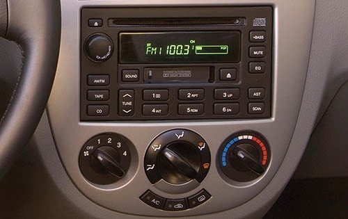 2007 Suzuki Forenza interior CC