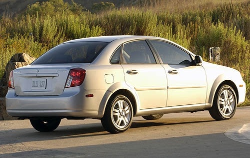 2008 Suzuki Forenza exterior FQ