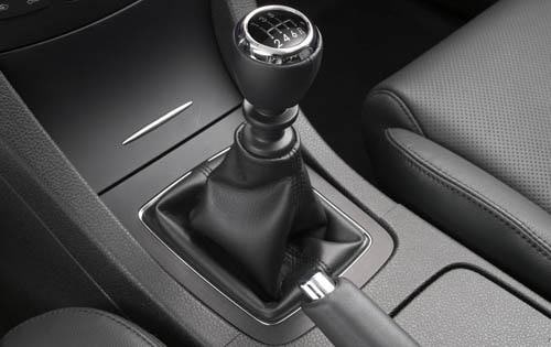 2010 Suzuki Kizashi interior CC