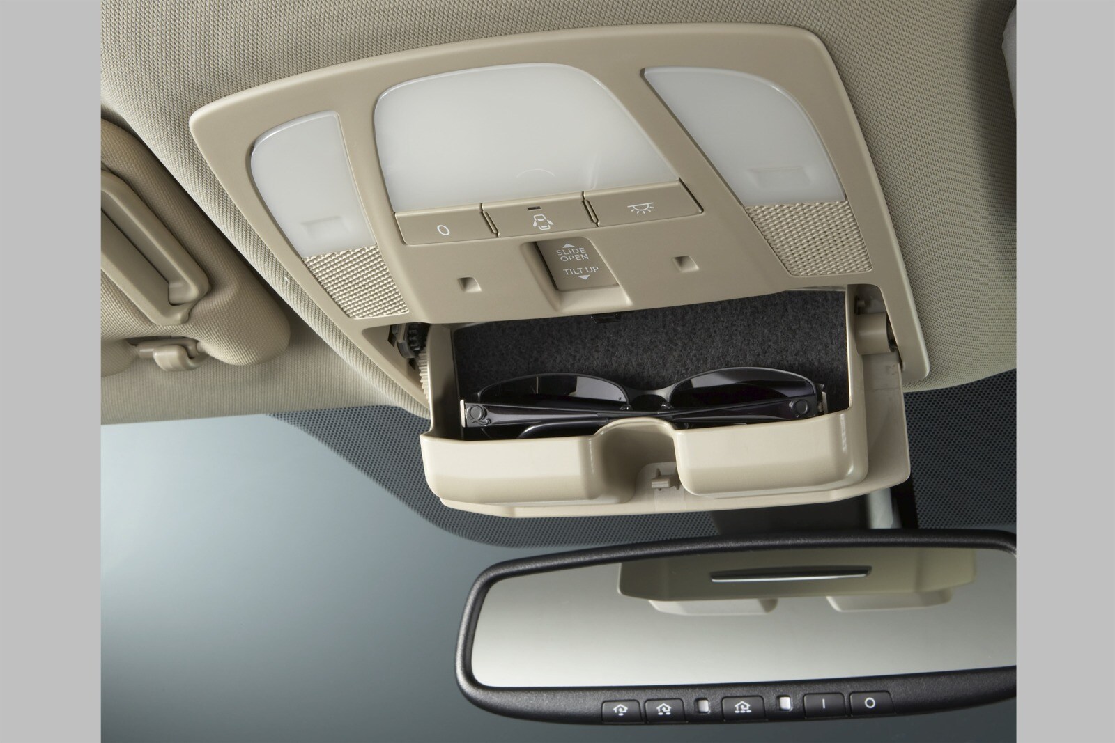 2010 Suzuki Kizashi interior DETAIL