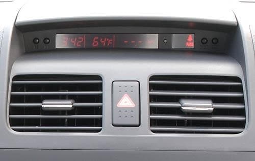 2011 Suzuki SX4 interior CC