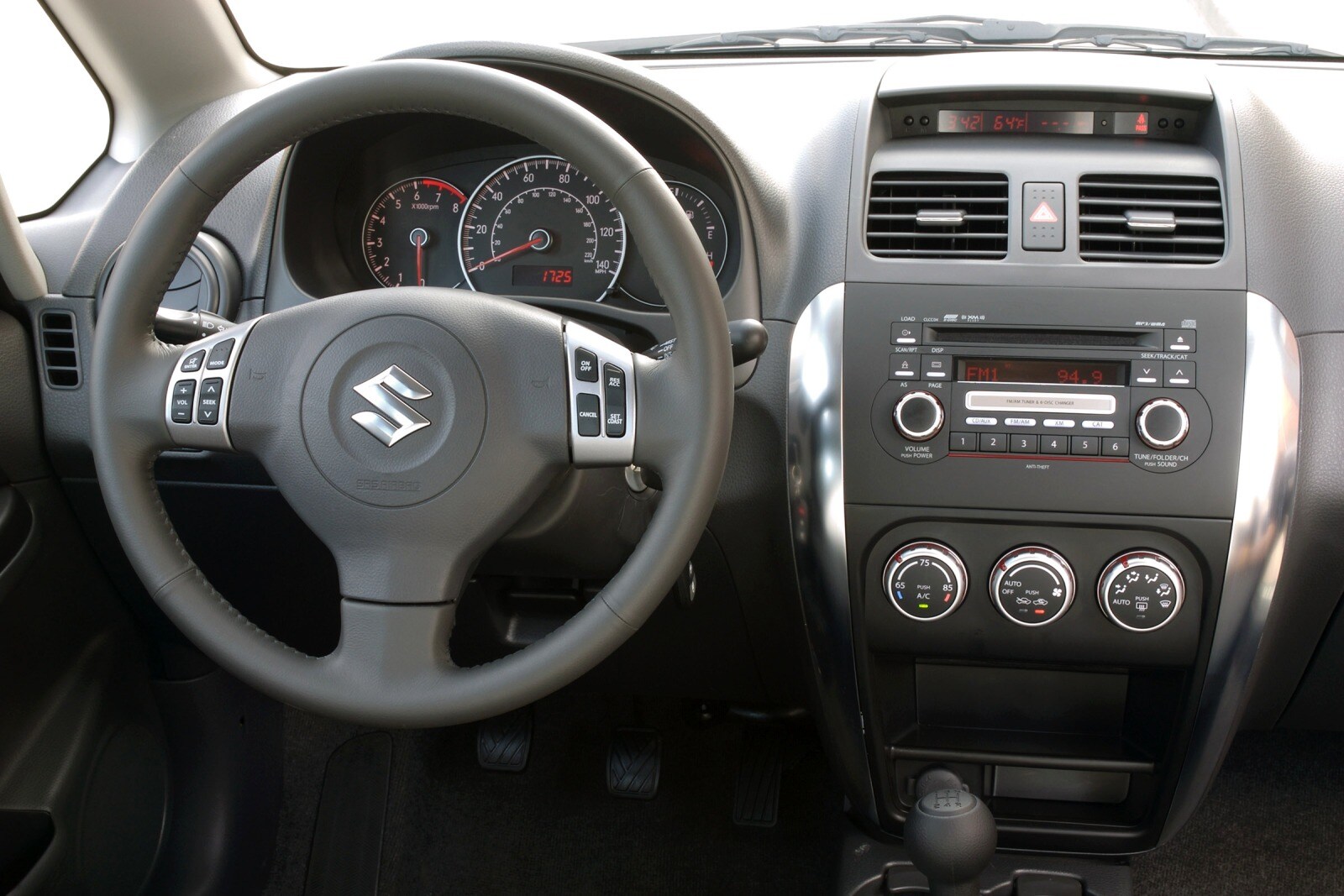 2013 Suzuki SX4 interior I