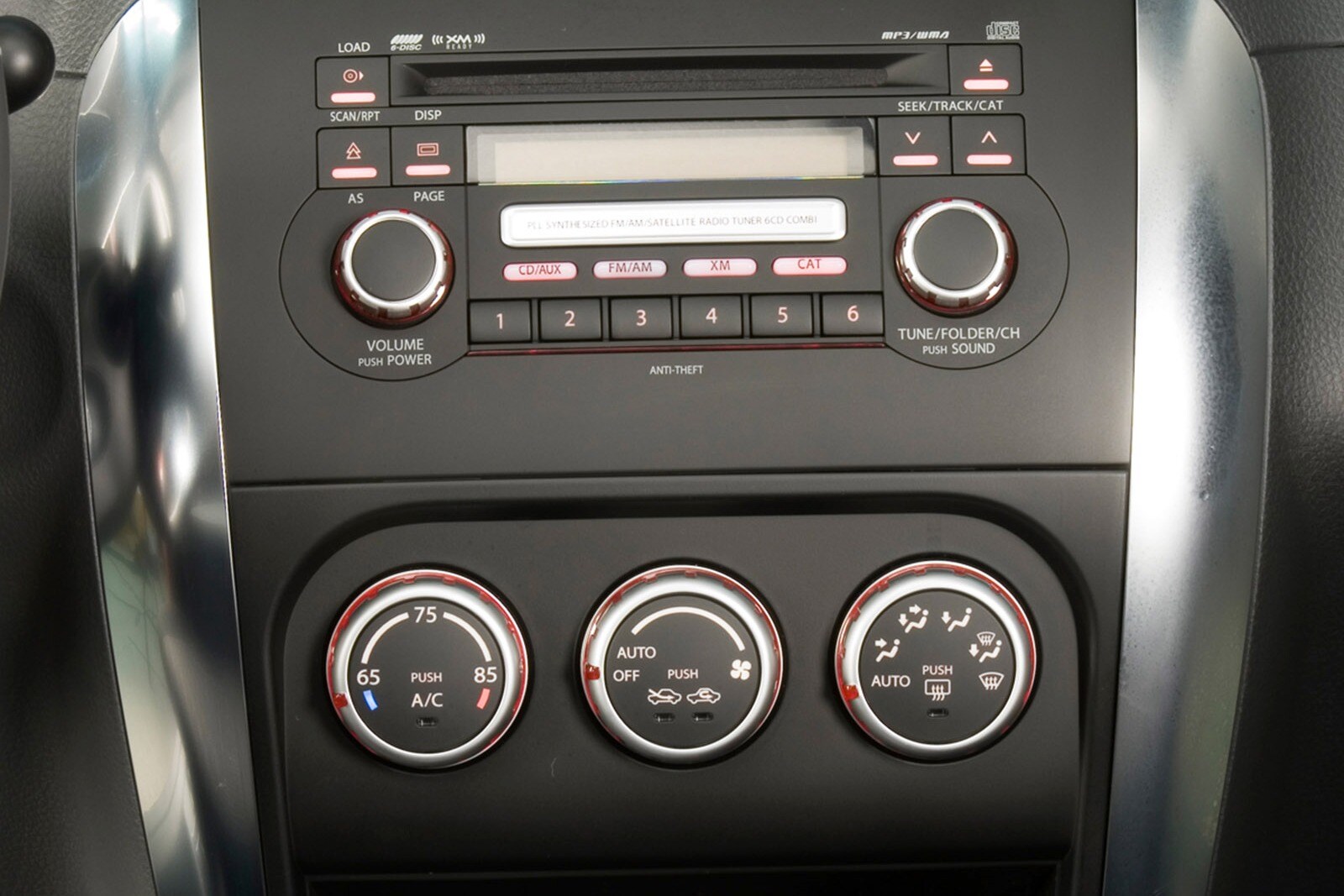 2013 Suzuki SX4 interior CC