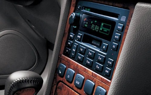 2004 Suzuki Verona interior CC