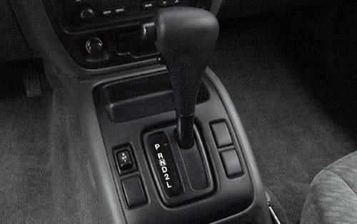 2004 Suzuki Vitara interior CC