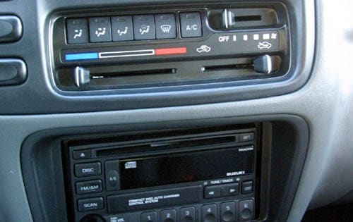 2001 Suzuki XL-7 interior CC
