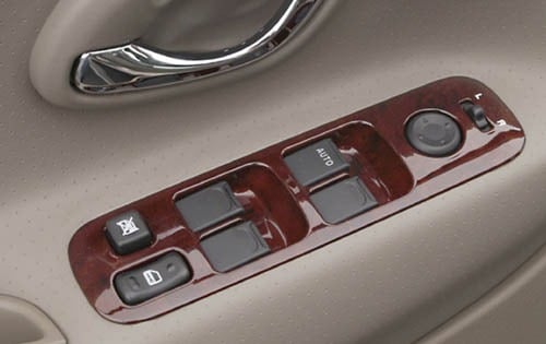 2003 Suzuki XL-7 interior DETAIL