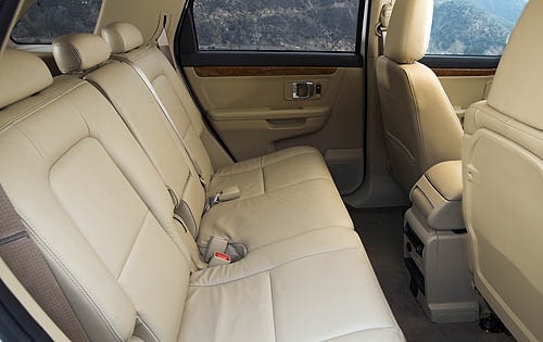 2007 Suzuki XL7 interior RI
