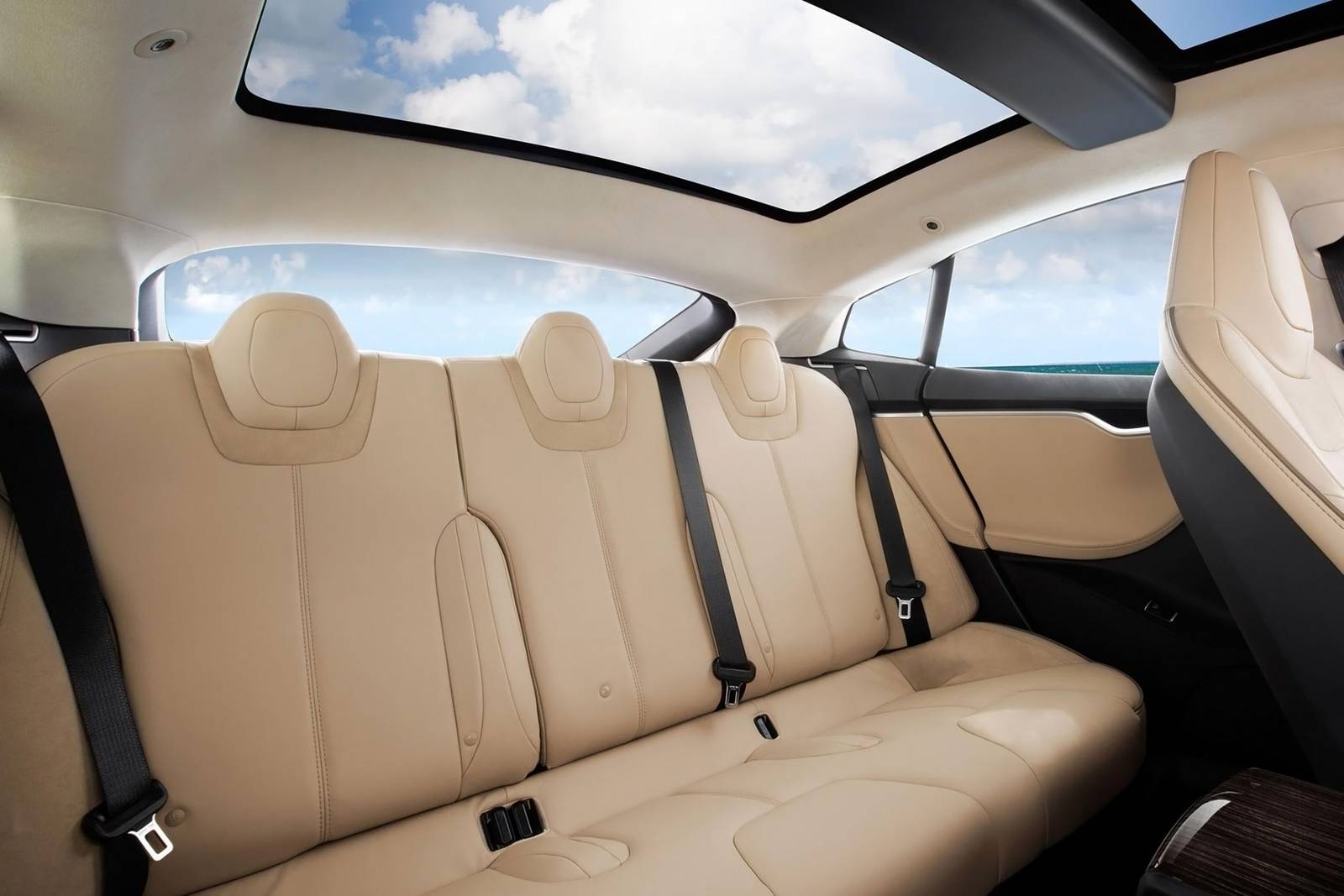 2012 Tesla Model S interior RI