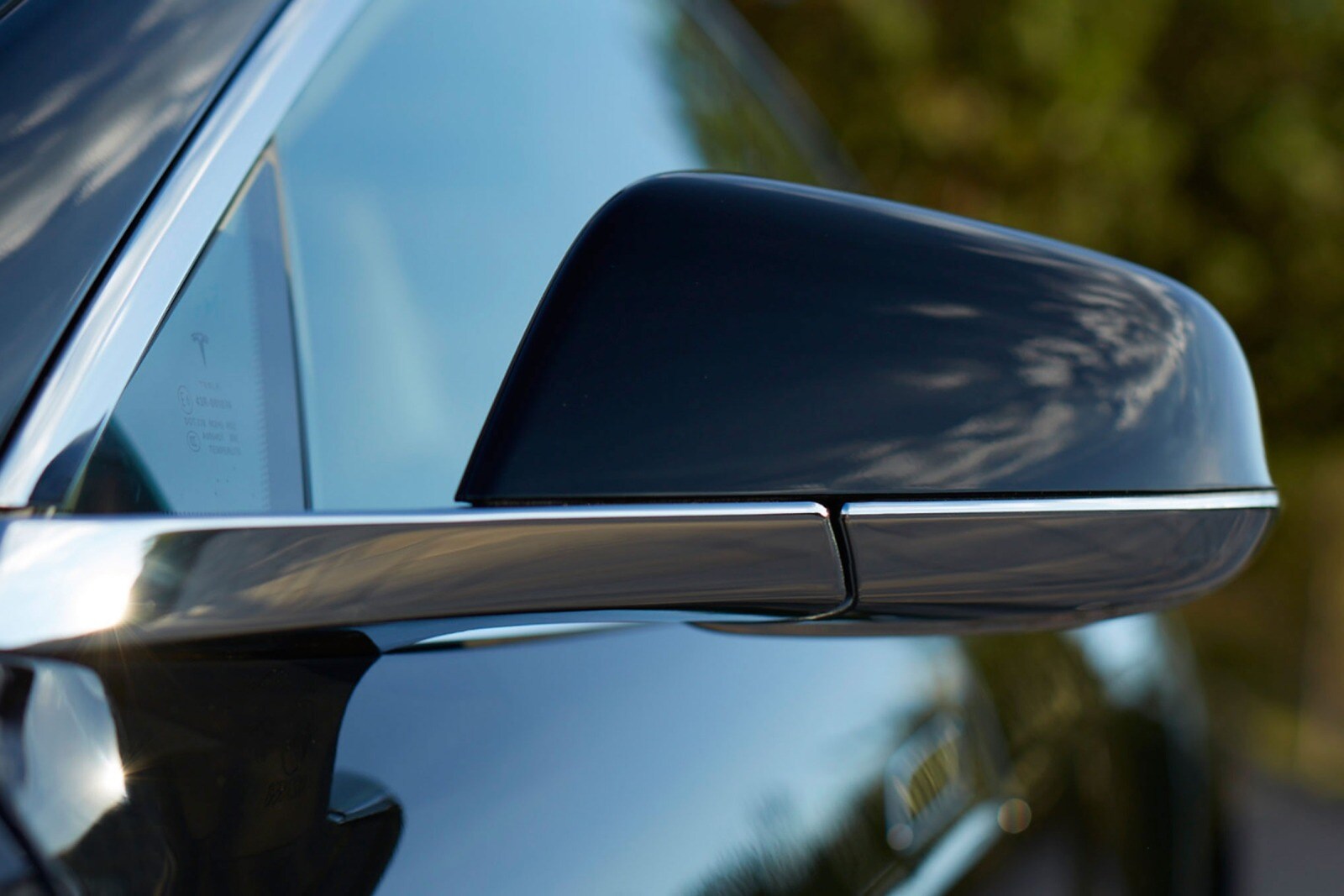 2016 Tesla Model S exterior EDETAIL