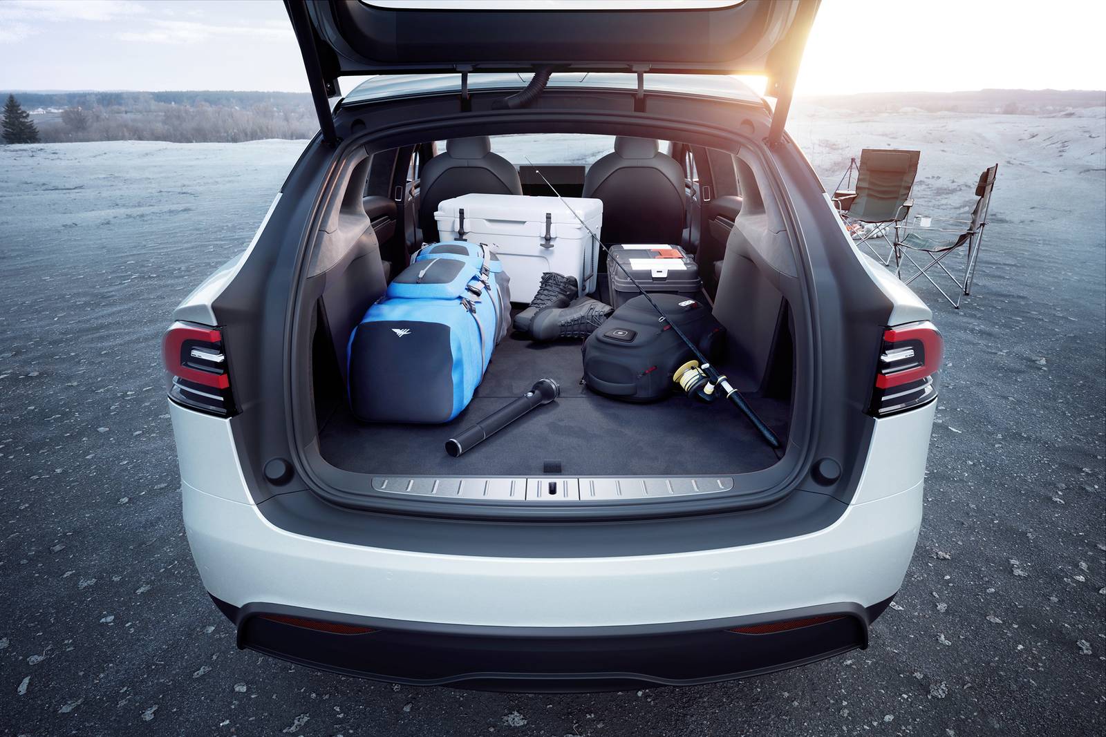 2025 Tesla Model X interior CARGO