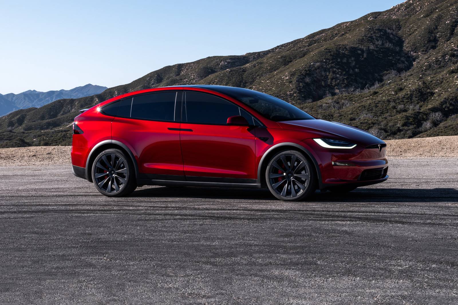 2025 Tesla Model X Plaid 4dr SUV Profile