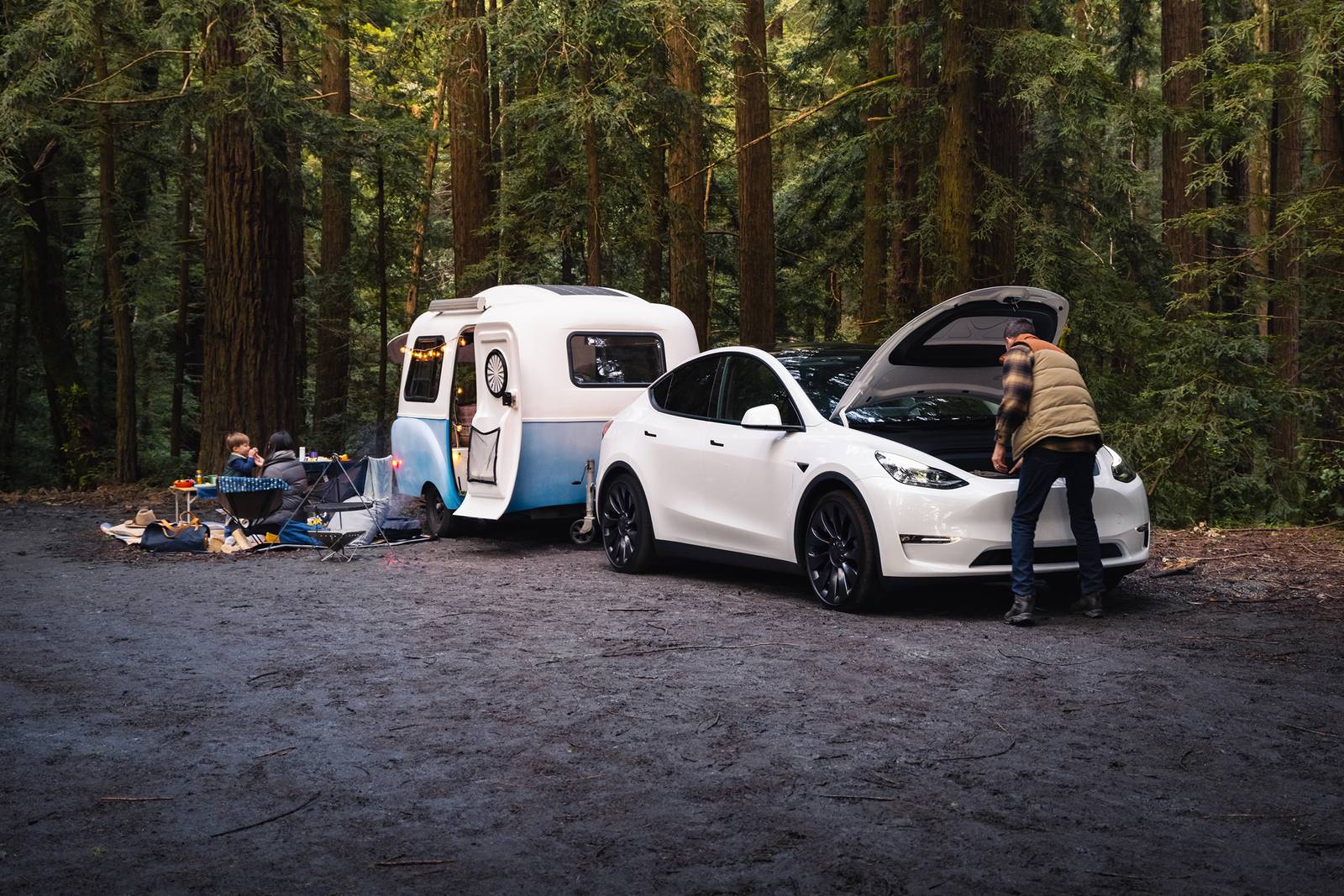 2025 Tesla Model Y exterior LIFE1