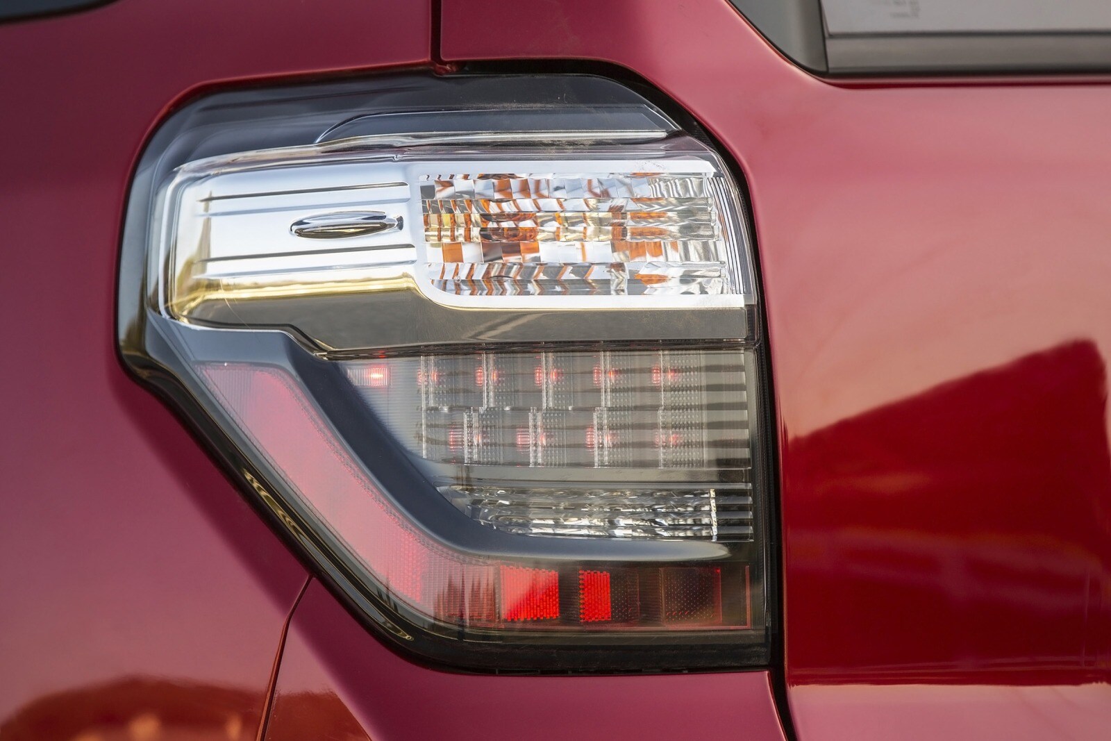 2014 Toyota 4Runner front safety EDETAIL