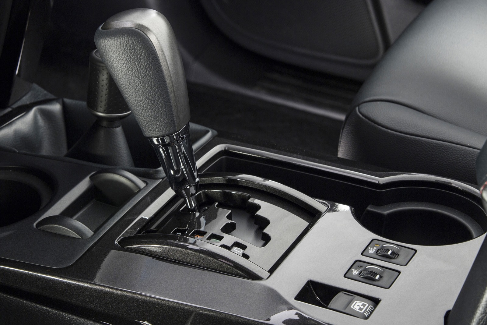 2015 Toyota 4runner interior SHF