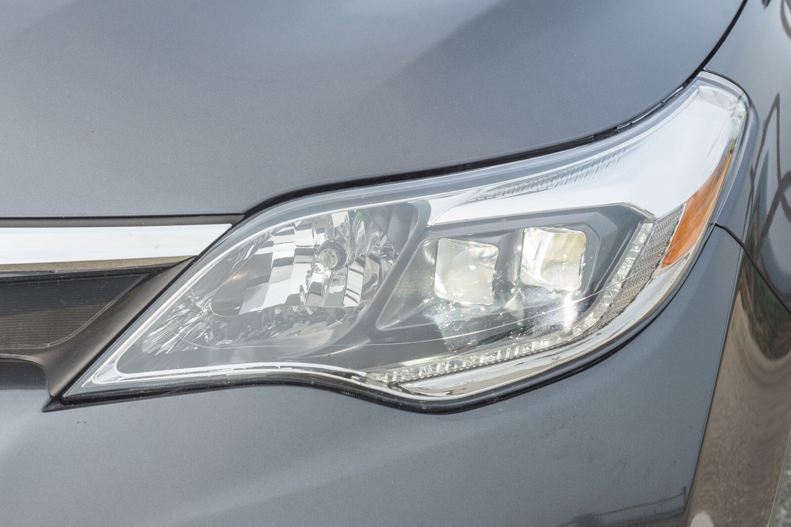 2017 Toyota Avalon Hybrid exterior EDETAIL