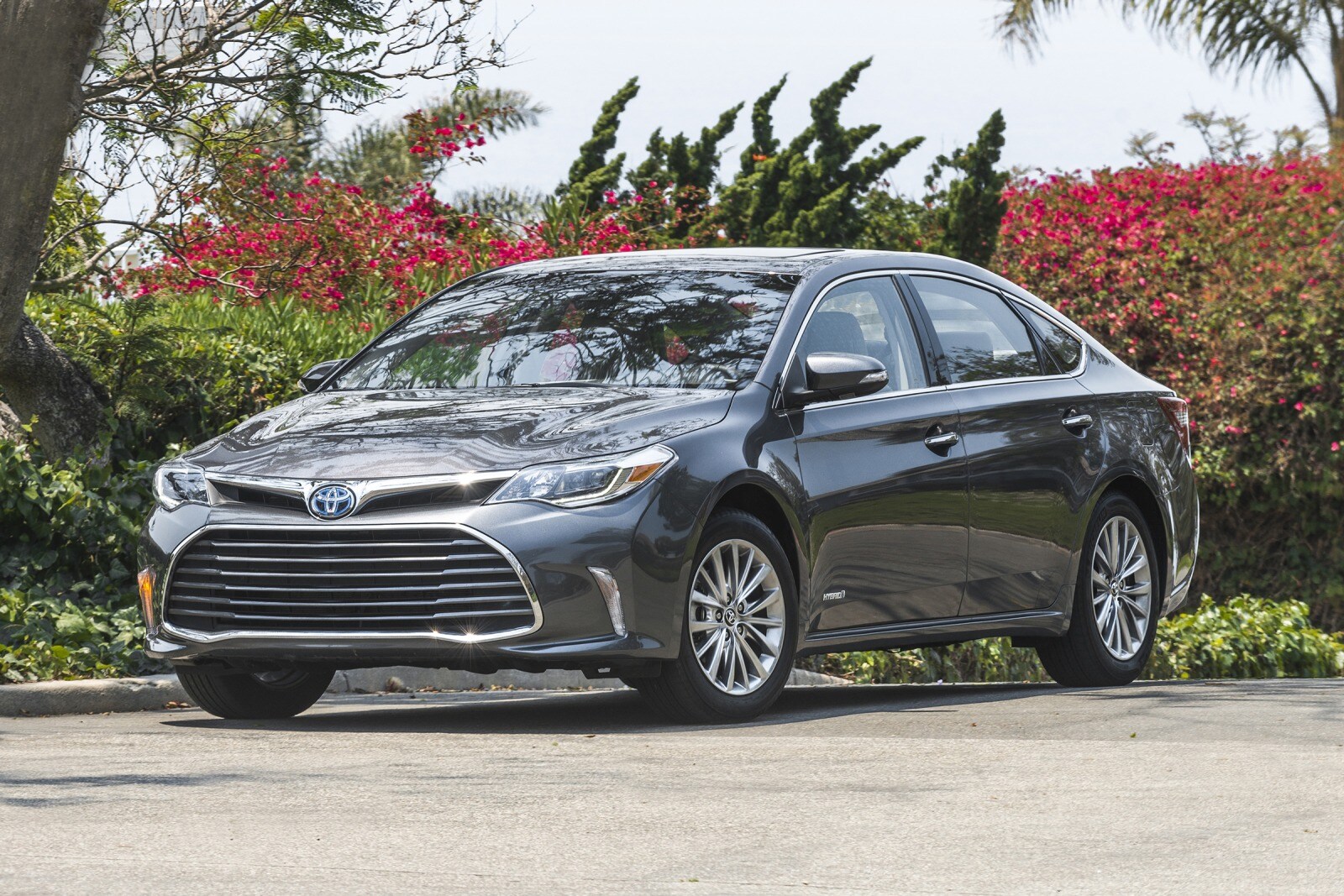2018 Toyota Avalon Hybrid Limited Sedan Exterior Shown