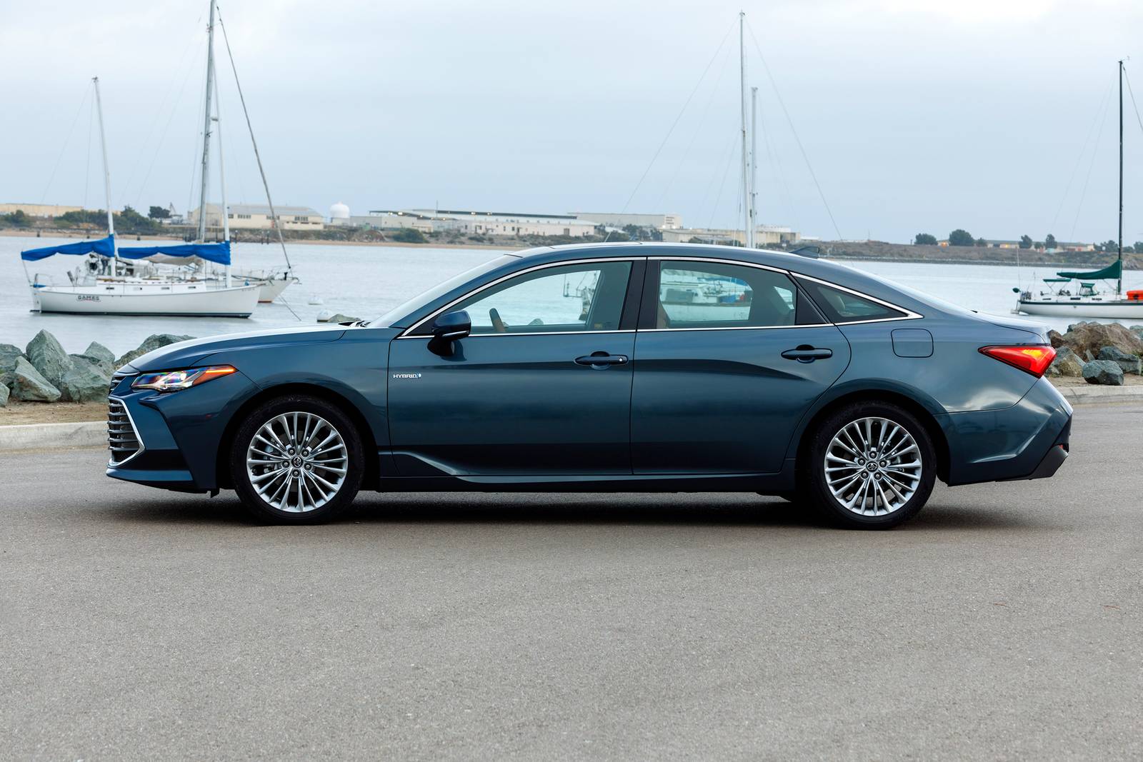 2019 Toyota Avalon exterior S