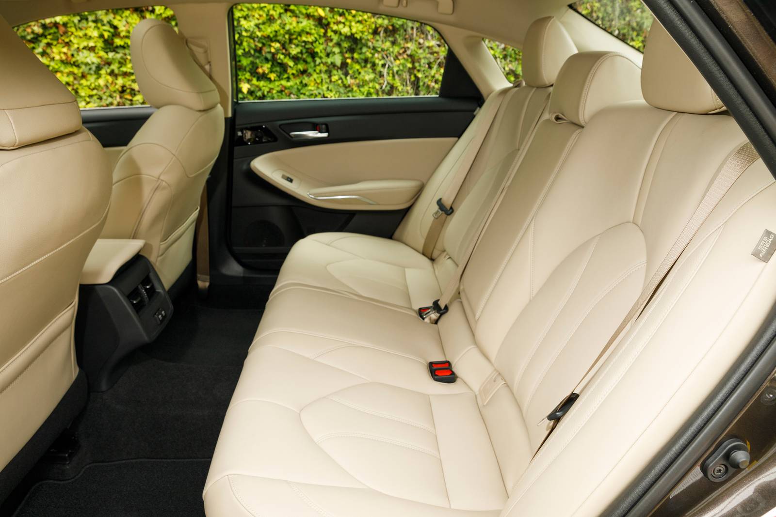 2019 Toyota Avalon interior RI