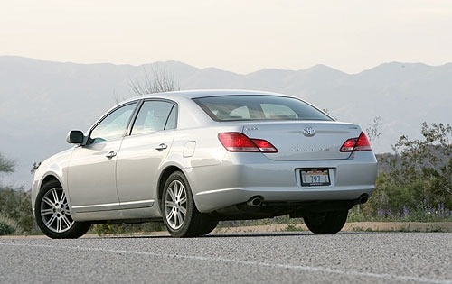 2005 Toyota Avalon ACTION