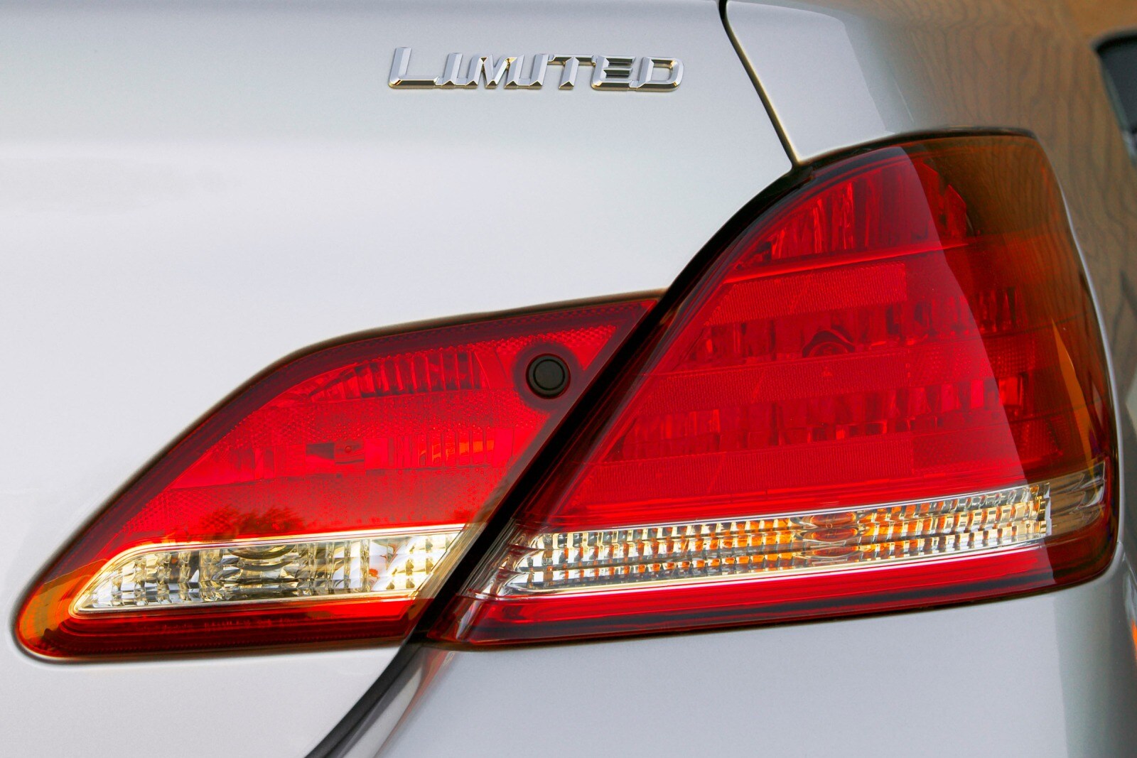 2007 Toyota Avalon exterior EDETAIL
