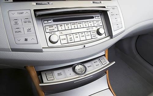 2008 Toyota Avalon interior CC