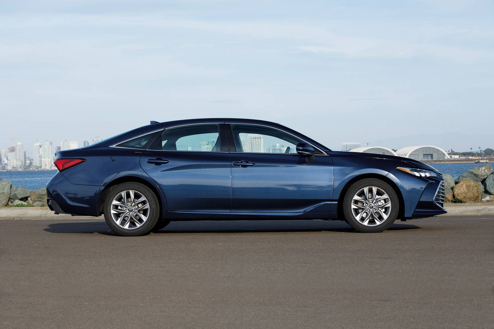 2019 Toyota Avalon exterior S