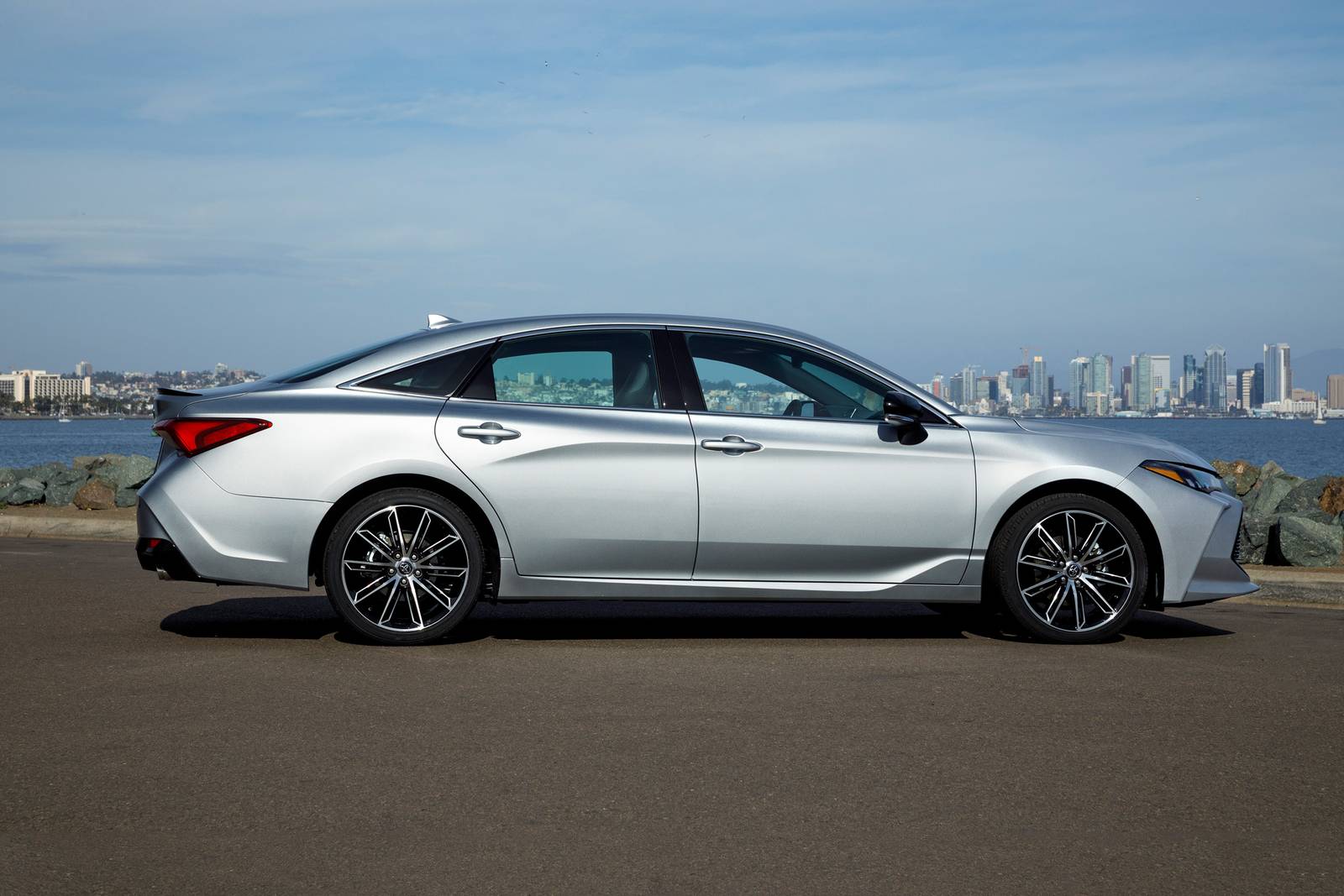 2019 Toyota Avalon exterior S