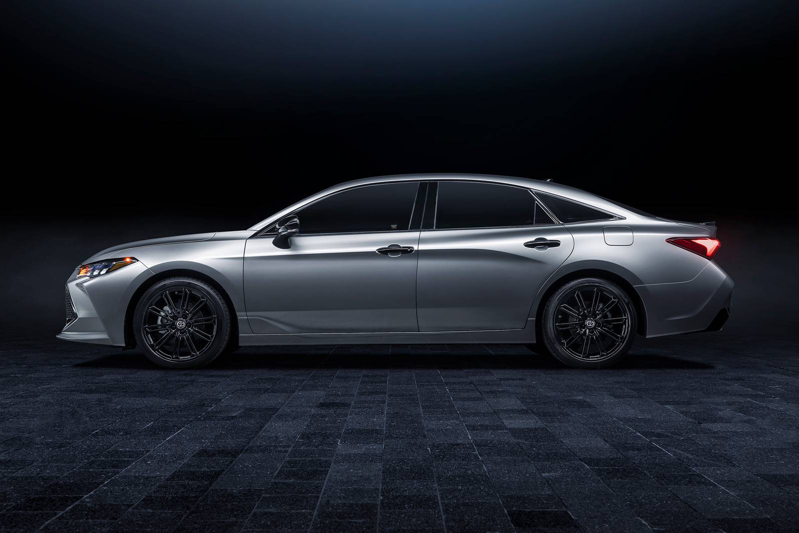 2021 Toyota Avalon — OEM photo 3