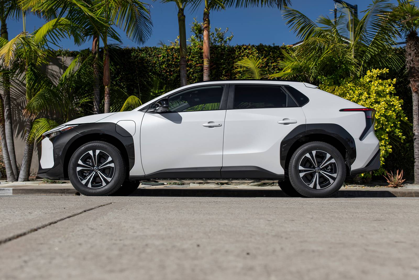 2024 Toyota Bz4x exterior S