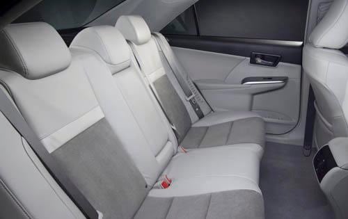 2012 Toyota Camry interior RI