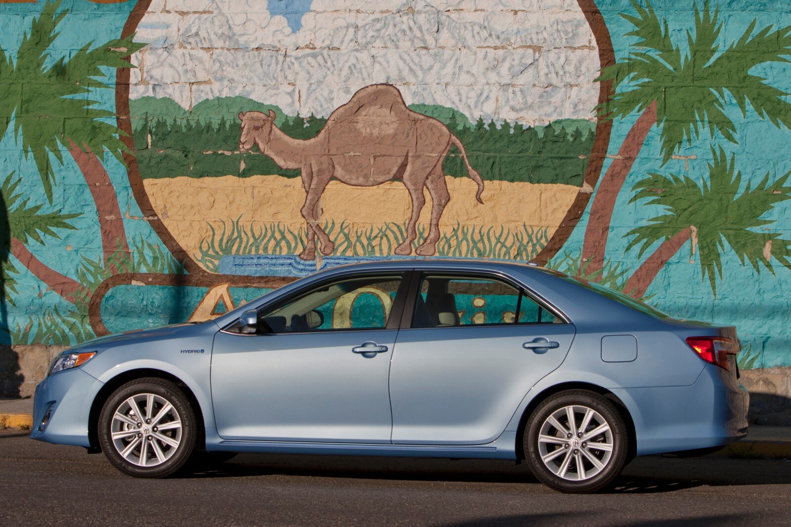 2013 Toyota Camry Hybrid XLE Sedan Exterior