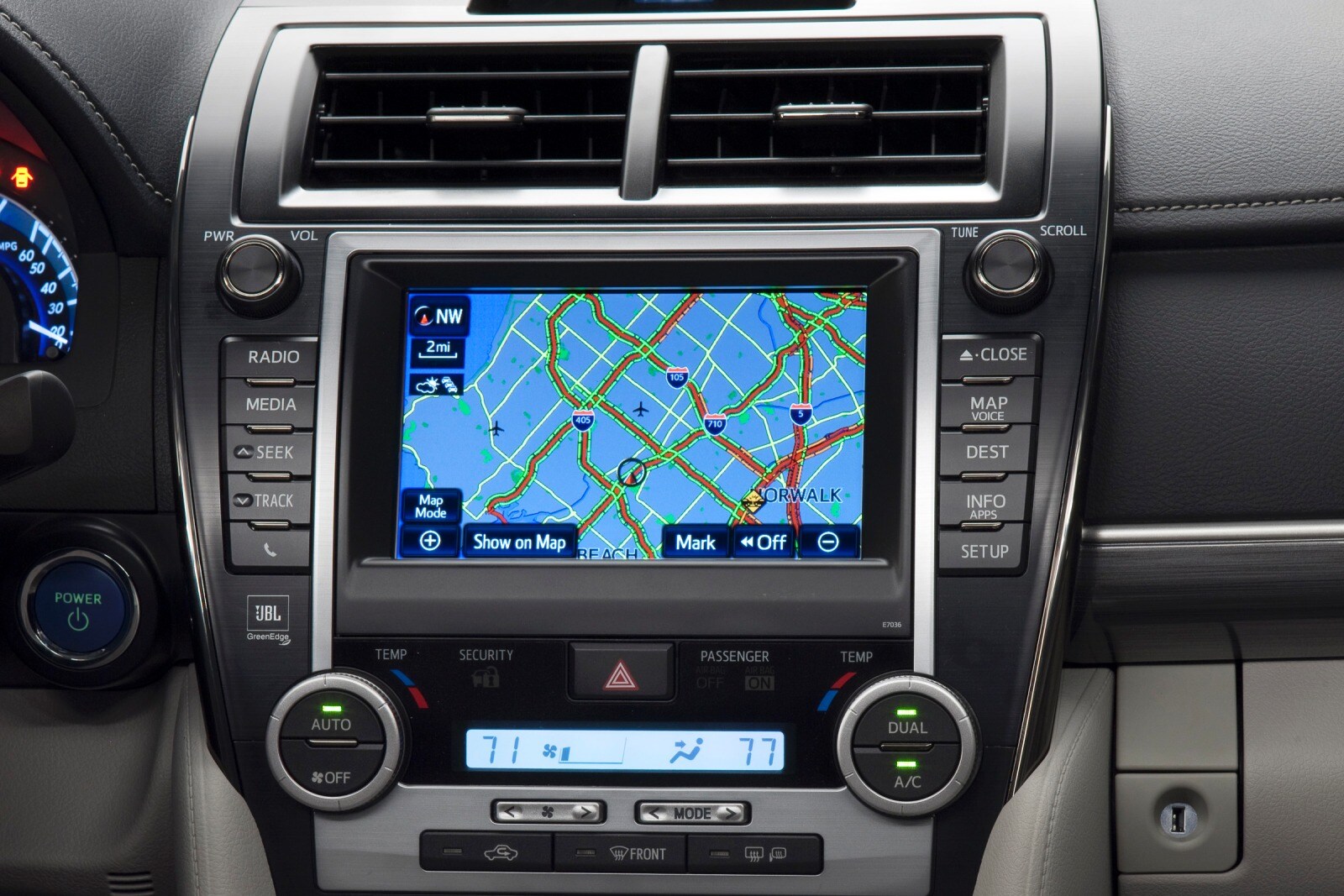 2014 Toyota Camry front safety CC