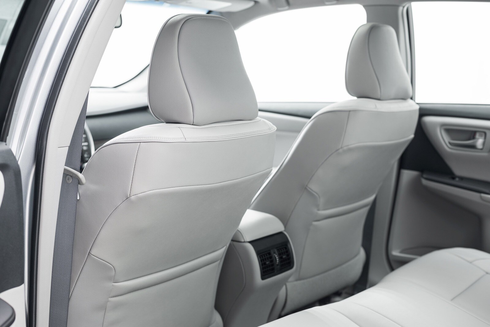 2015 Toyota Camry interior RI