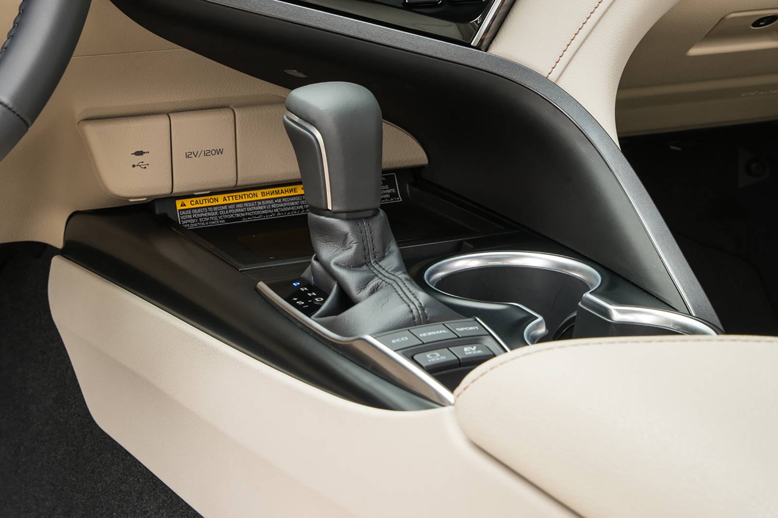 2018 Toyota Camry interior SHF