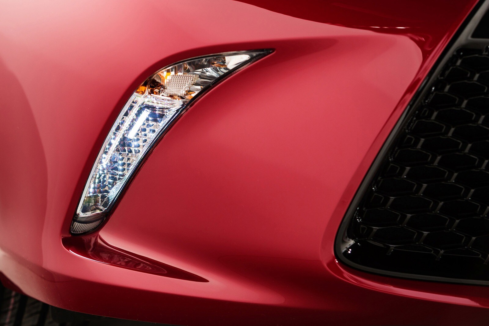 2015 Toyota Camry exterior EDETAIL