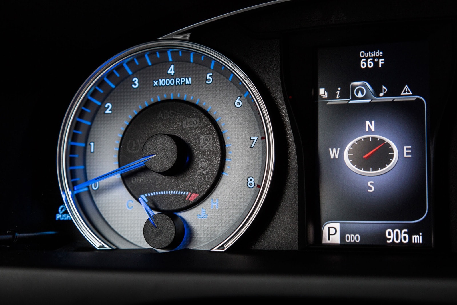 2016 Toyota Camry interior G